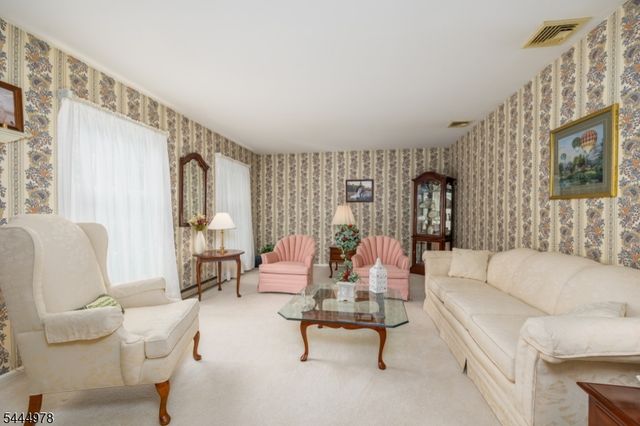 31 Stratfordshire Dr, Vernon Twp., NJ 07461
