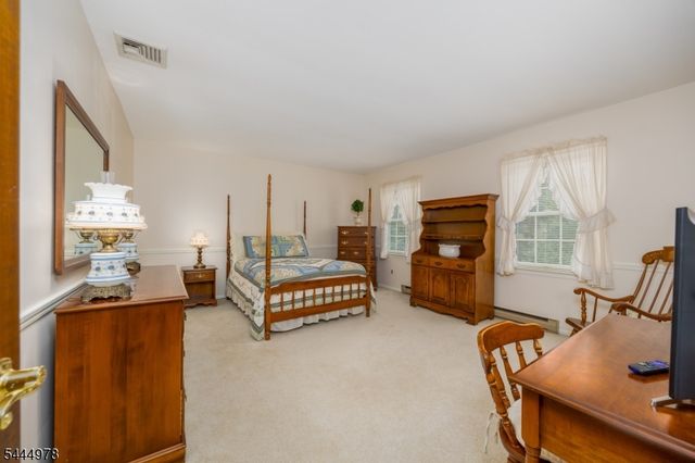 31 Stratfordshire Dr, Vernon Twp., NJ 07461