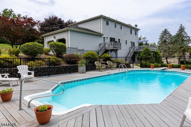 31 Stratfordshire Dr, Vernon Twp., NJ 07461
