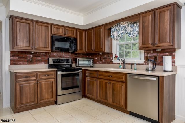 31 Stratfordshire Dr, Vernon Twp., NJ 07461