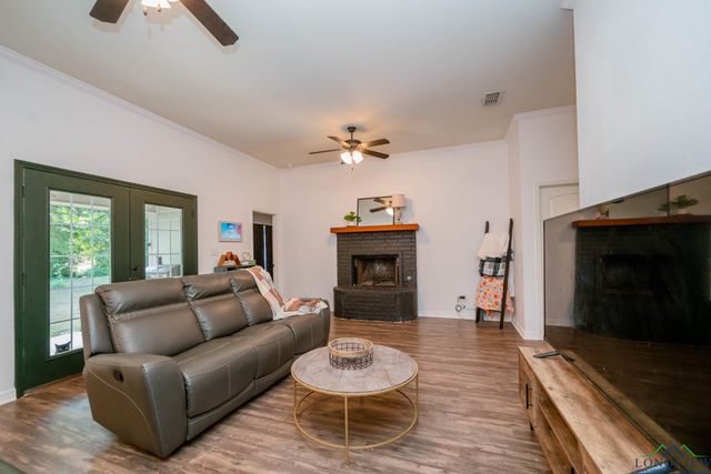 121 Cedar St, Gilmer, TX 75645