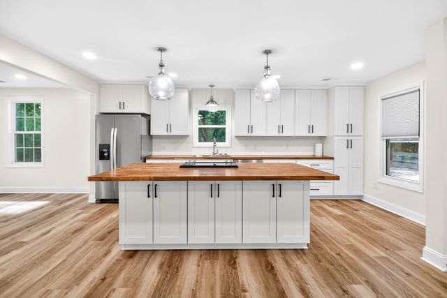 516 Dodge Lane, Pinopolis, SC 29469