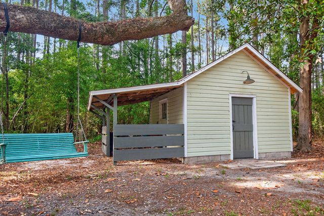 516 Dodge Lane, Pinopolis, SC 29469