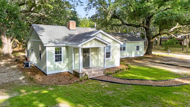 516 Dodge Lane, Pinopolis, SC 29469