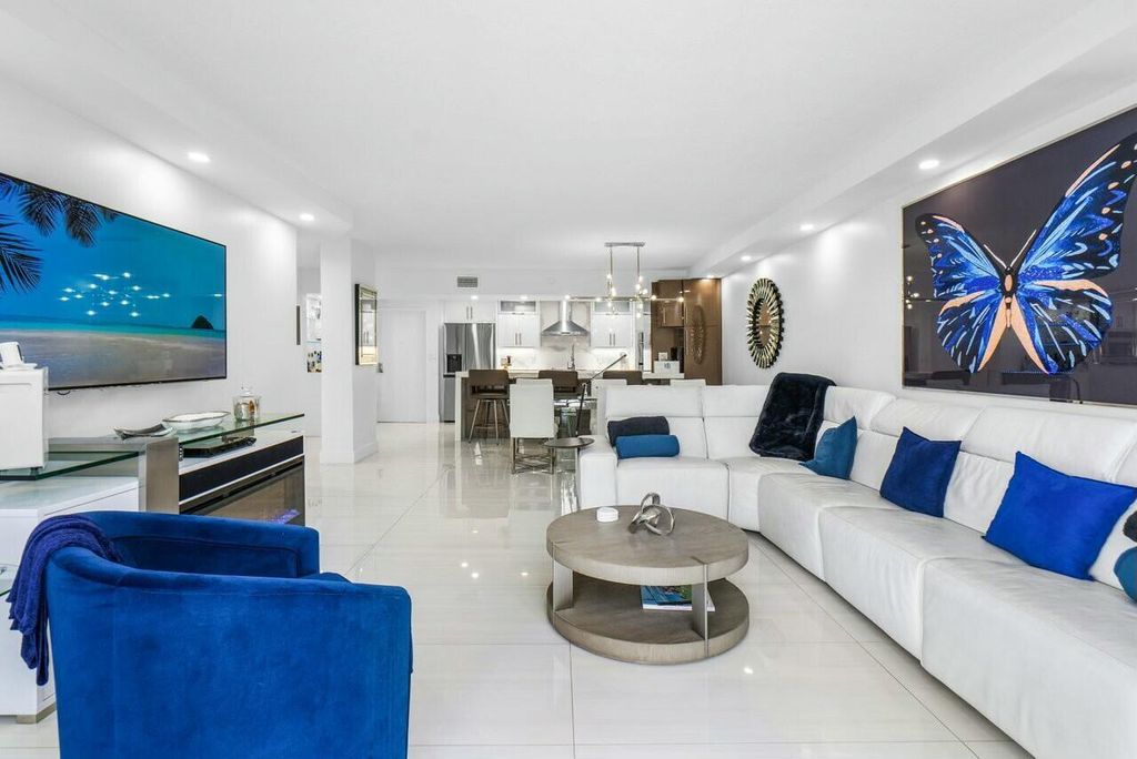 Image 10 of property listing at 4750 S Ocean Boulevard 110, Highland Beach, FL 33487