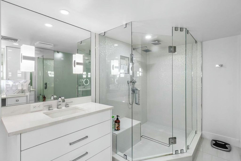 Image 15 of property listing at 4750 S Ocean Boulevard 110, Highland Beach, FL 33487