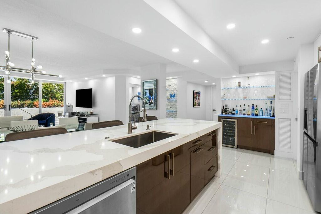 Image 3 of property listing at 4750 S Ocean Boulevard 110, Highland Beach, FL 33487