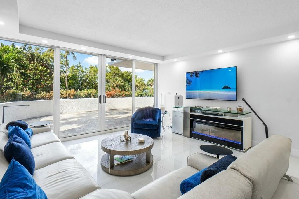 Image 7 of property listing at 4750 S Ocean Boulevard 110, Highland Beach, FL 33487