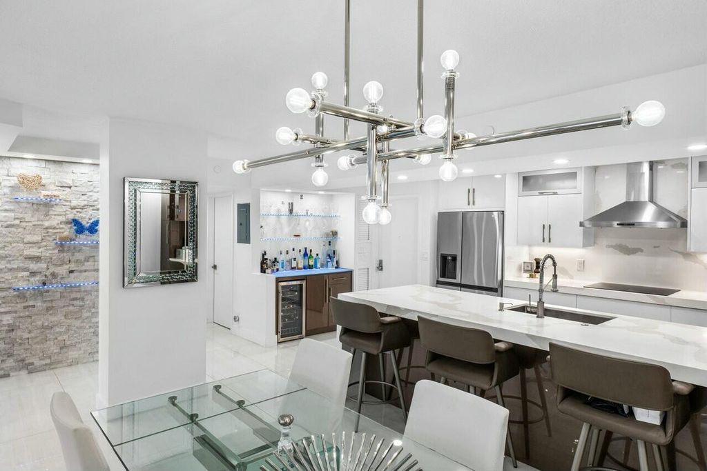 Image 9 of property listing at 4750 S Ocean Boulevard 110, Highland Beach, FL 33487