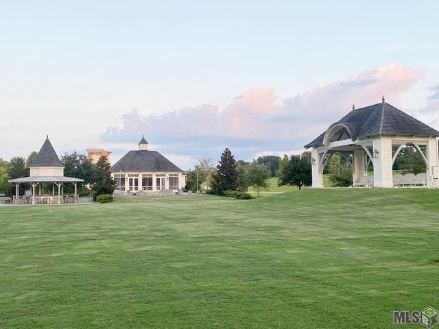 2811 Pointe-marie Dr, Baton Rouge, LA 70820