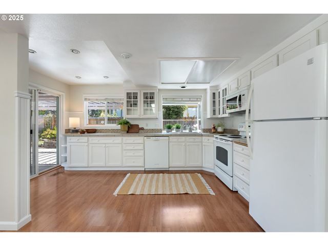 14868 Ne THOMPSON Ct, Portland, OR 97230