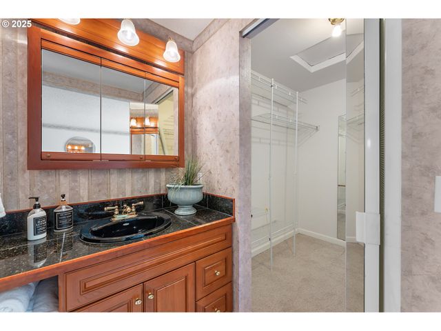 14868 Ne THOMPSON Ct, Portland, OR 97230