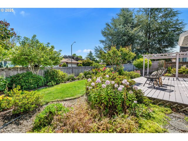 14868 Ne THOMPSON Ct, Portland, OR 97230