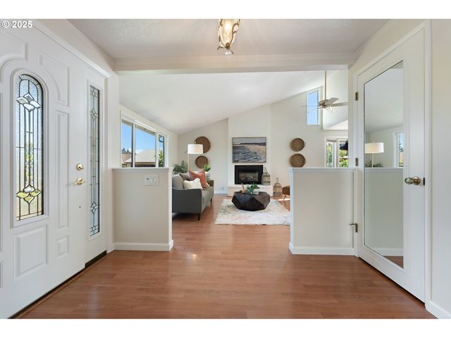 14868 Ne THOMPSON Ct, Portland, OR 97230