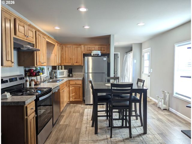 48232 WESTOAK Rd, Westfir, OR 97492