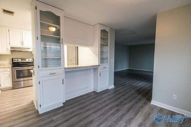 2032 Woodlawn Drive, Huntsville, AL 35802