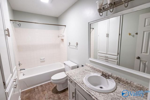 2032 Woodlawn Drive, Huntsville, AL 35802