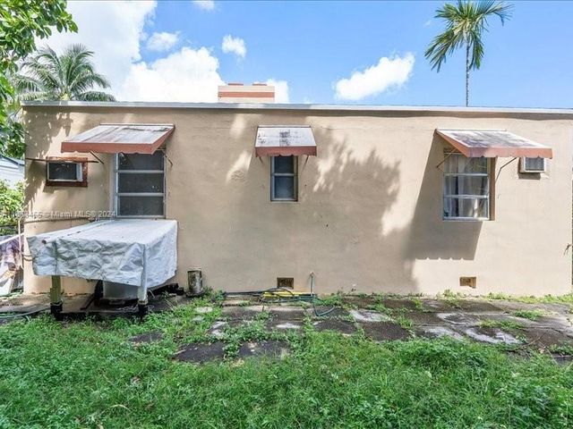 1810 NW 16th Ter, Miami, FL 33125