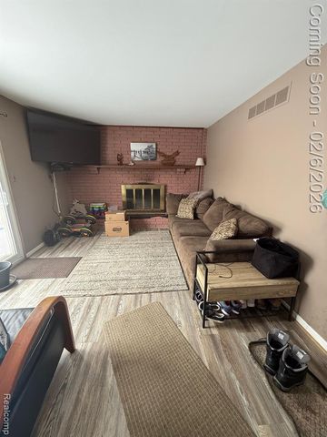 7731 Pleasant Manor Drive, Waterford, MI 48327