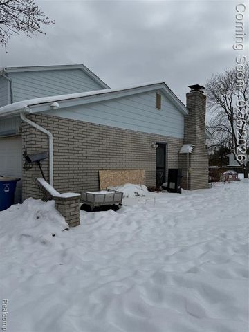 7731 Pleasant Manor Drive, Waterford, MI 48327