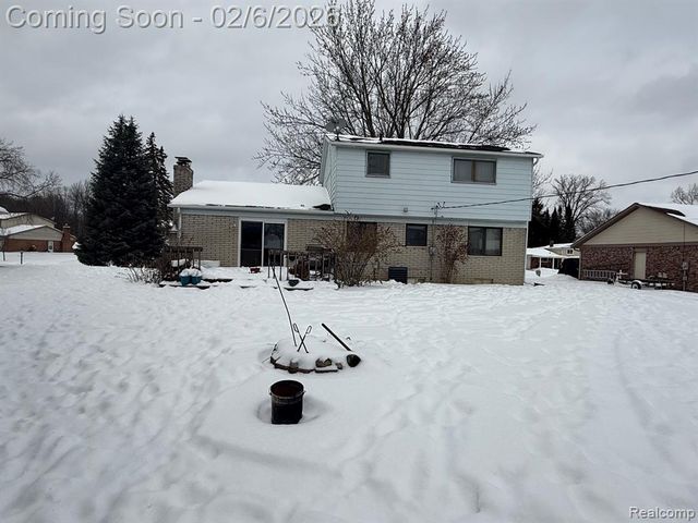 7731 Pleasant Manor Drive, Waterford, MI 48327