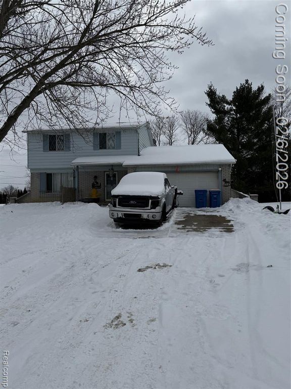 7731 Pleasant Manor Drive, Waterford, MI 48327