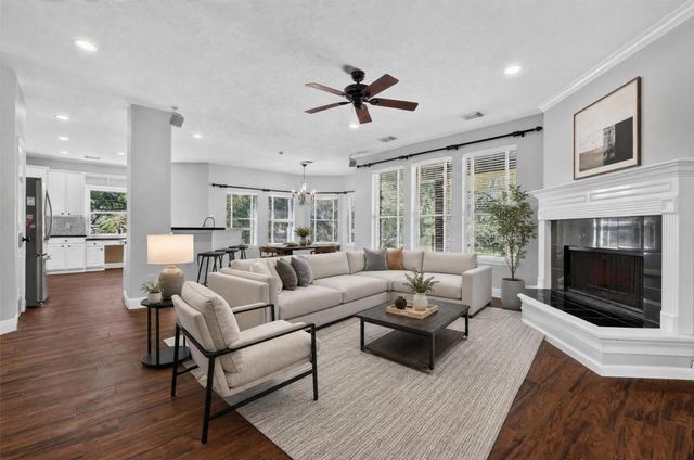 108 Oak Creek Lane, League City, TX 77573