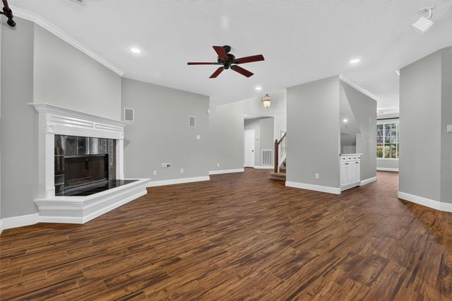 108 Oak Creek Lane, League City, TX 77573