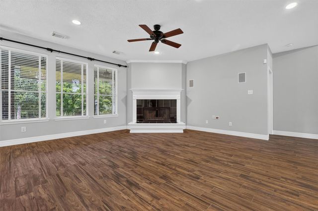 108 Oak Creek Lane, League City, TX 77573