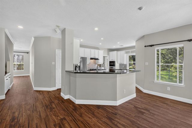 108 Oak Creek Lane, League City, TX 77573