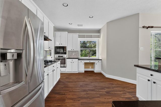 108 Oak Creek Lane, League City, TX 77573