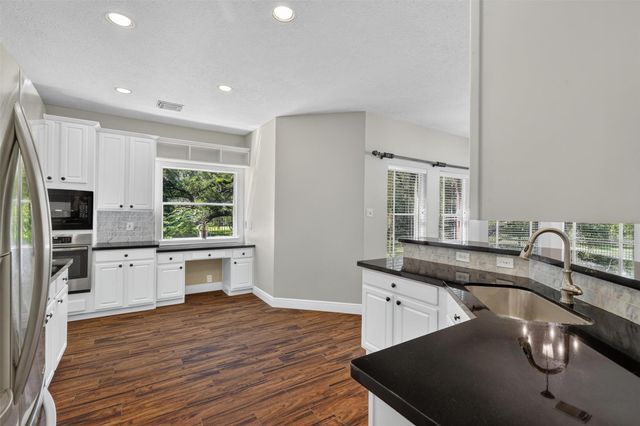 108 Oak Creek Lane, League City, TX 77573