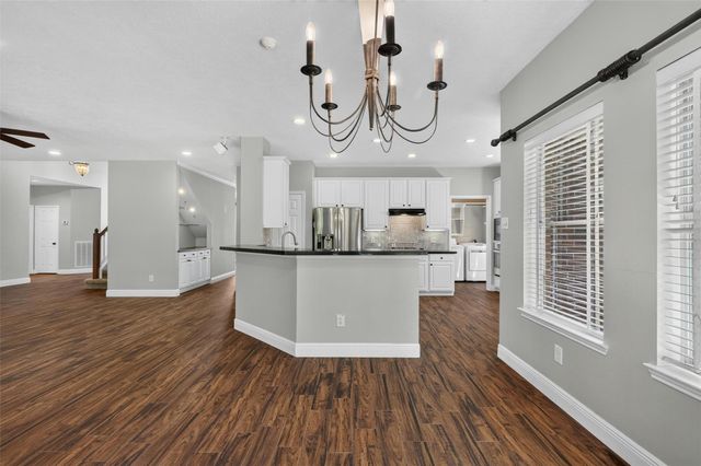 108 Oak Creek Lane, League City, TX 77573