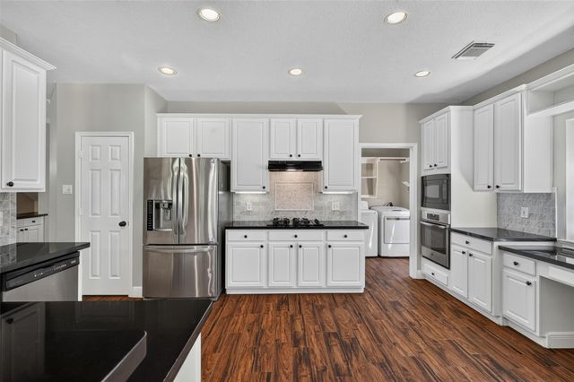 108 Oak Creek Lane, League City, TX 77573