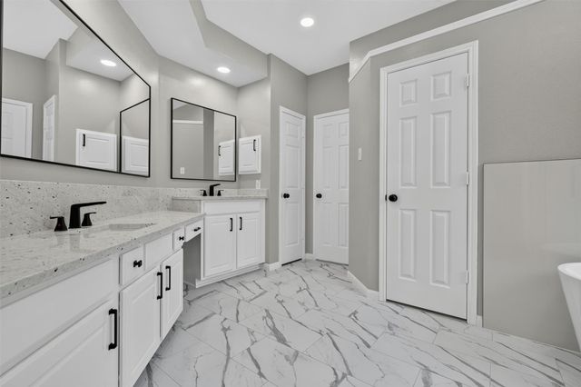 108 Oak Creek Lane, League City, TX 77573