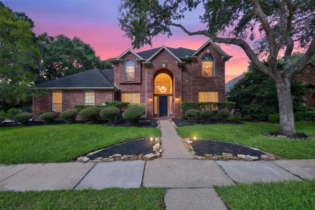 108 Oak Creek Lane, League City, TX 77573