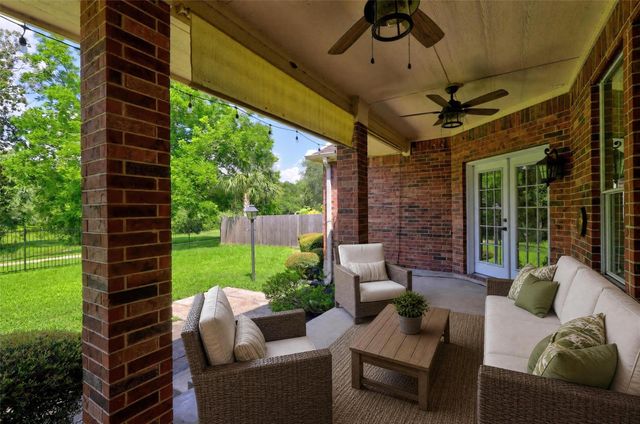 108 Oak Creek Lane, League City, TX 77573