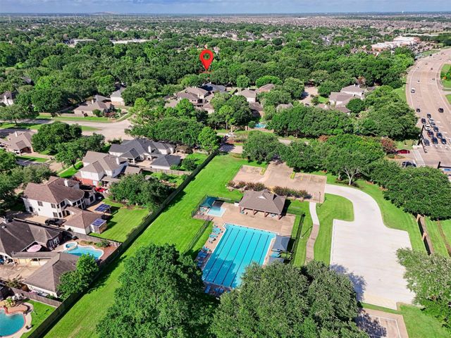 108 Oak Creek Lane, League City, TX 77573