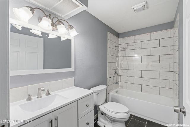 3215 E 18th Circle, Anchorage, AK 99508