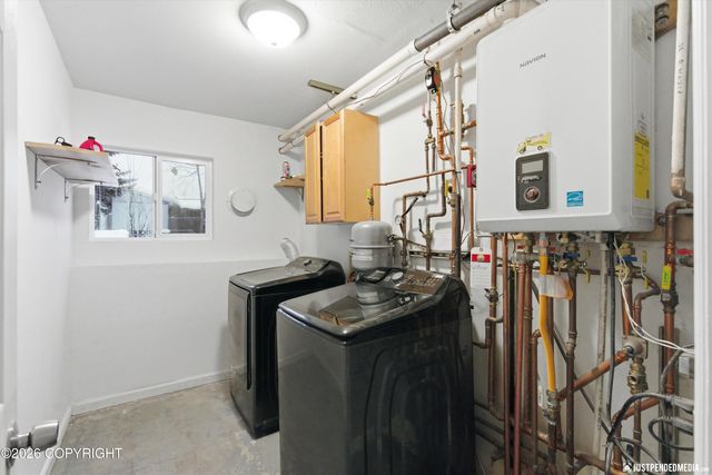 3215 E 18th Circle, Anchorage, AK 99508