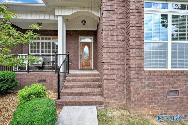 803 Anna Circle SW, Hartselle, AL 35640
