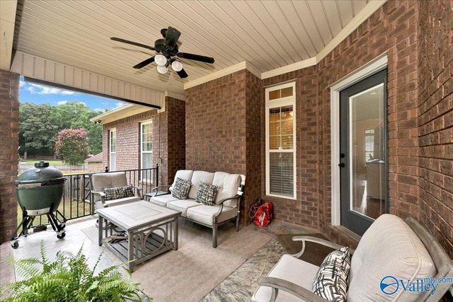 803 Anna Circle SW, Hartselle, AL 35640
