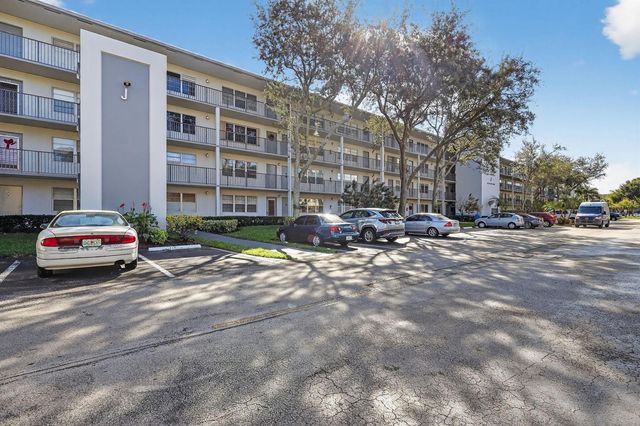 101 SW 132nd Way 418J, Hollywood, FL 33027