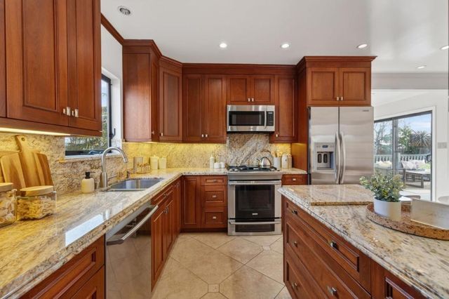 220 Palm Avenue, Millbrae, CA 94030