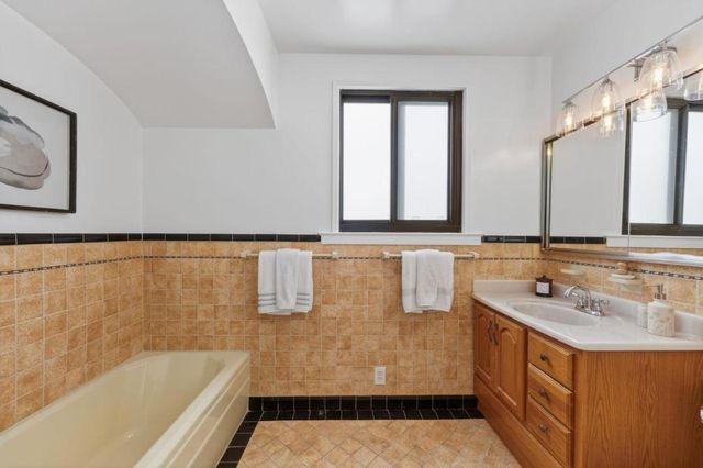 220 Palm Avenue, Millbrae, CA 94030