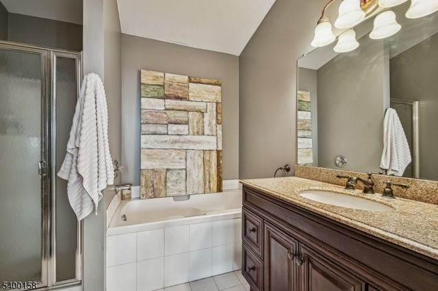 505 Tallwood Ln, Green Brook Twp., NJ 08812