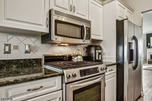 505 Tallwood Ln, Green Brook Twp., NJ 08812