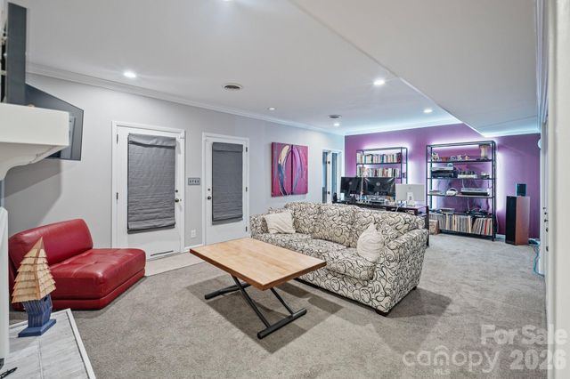 2082 2nd Street Drive NW, Hickory, NC 28601