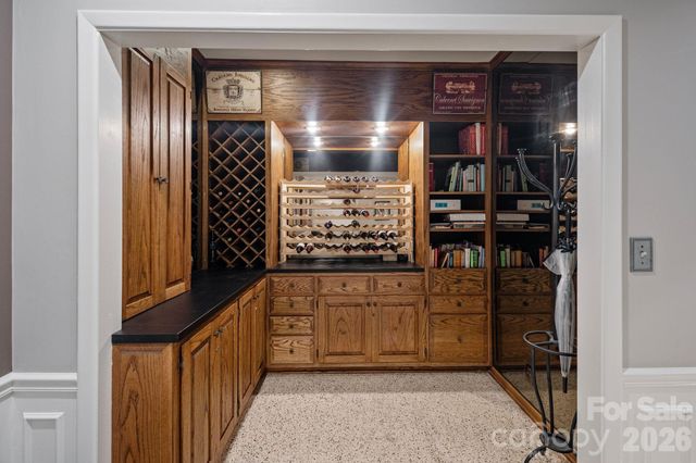 2082 2nd Street Drive NW, Hickory, NC 28601