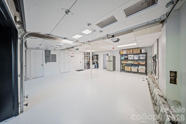 2082 2nd Street Drive NW, Hickory, NC 28601